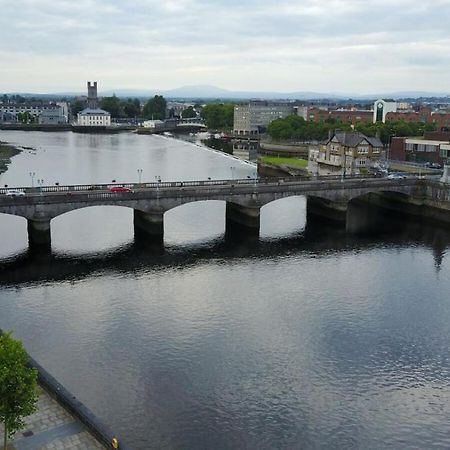 The Pier Hotel Limerick Junction Extérieur photo