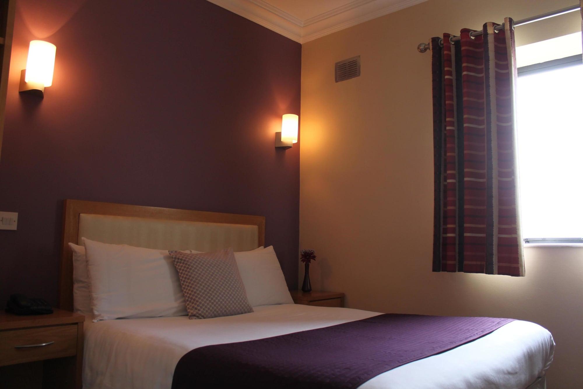 The Pier Hotel Limerick Junction Extérieur photo