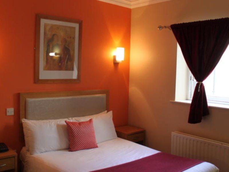 The Pier Hotel Limerick Junction Extérieur photo