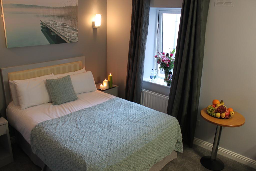 The Pier Hotel Limerick Junction Extérieur photo